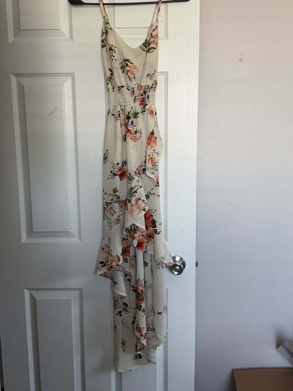IRIS Women's Cream Floral Spaghetti Strap High-Low Maxi Dress with Ruffle Hem Si